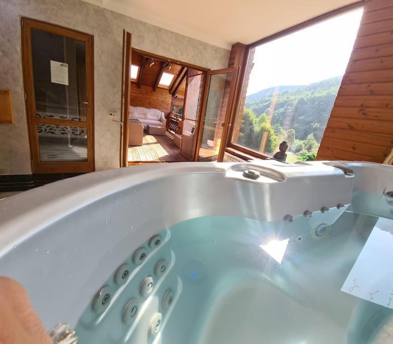 Pensiune Subcrai Cu Centru Spa Zarnesti Exterior foto
