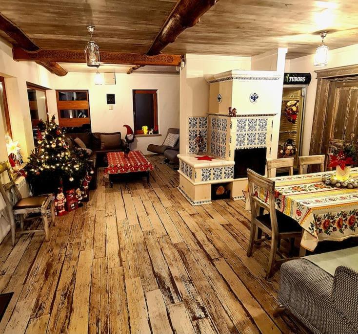 Pensiune Subcrai Cu Centru Spa Zarnesti Exterior foto