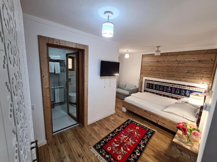 Pensiune Subcrai Cu Centru Spa Zarnesti Exterior foto